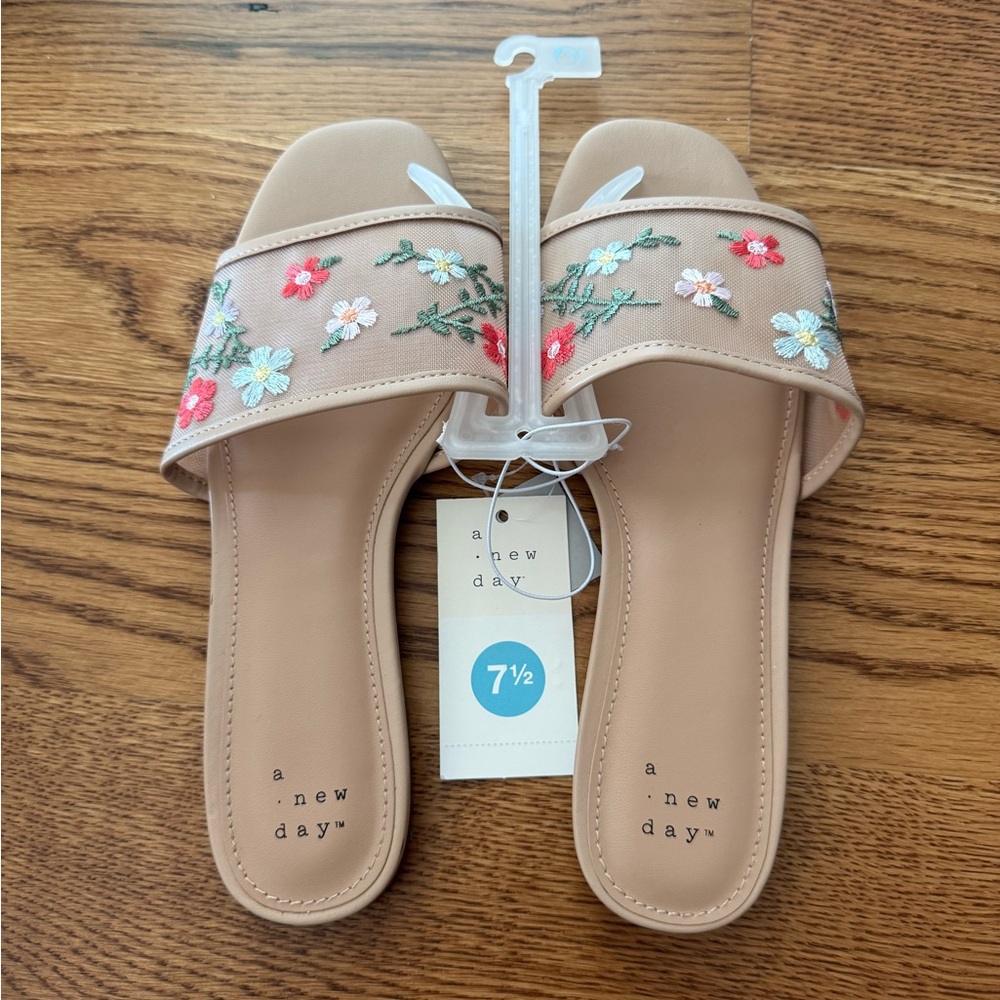 NWT A New Day Women's Embroidered Floral Sandals 7.5